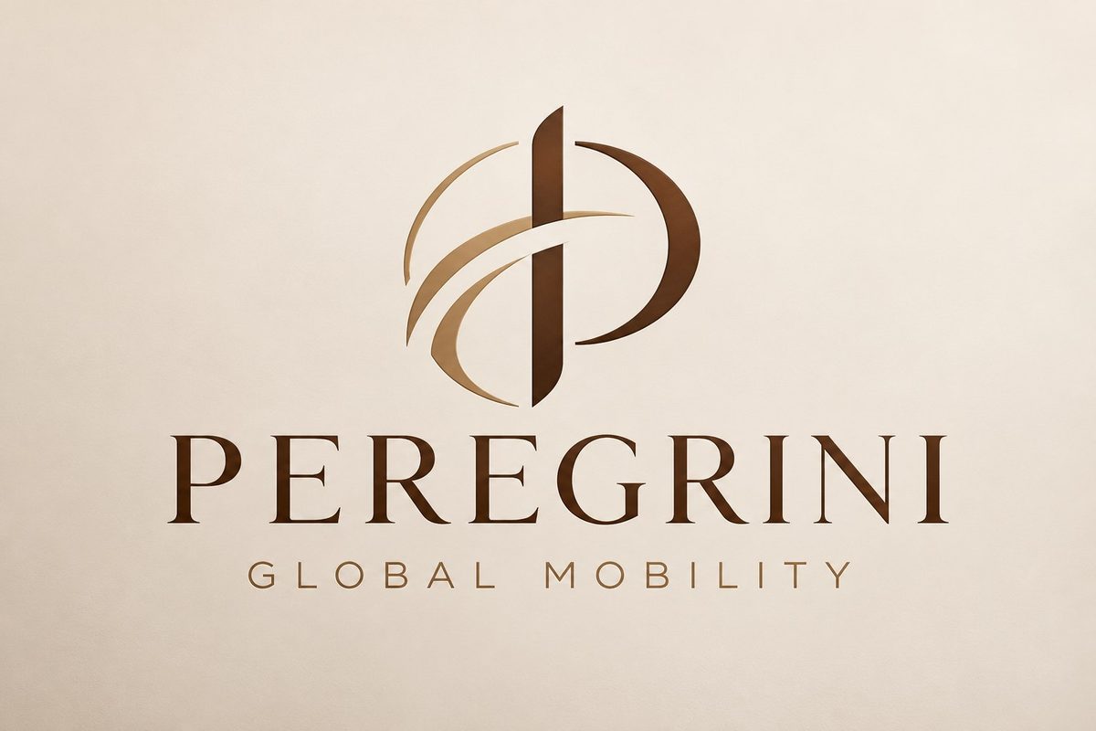 Logotipo da Peregrini Global Mobility em marrom e dourado sobre fundo marfim